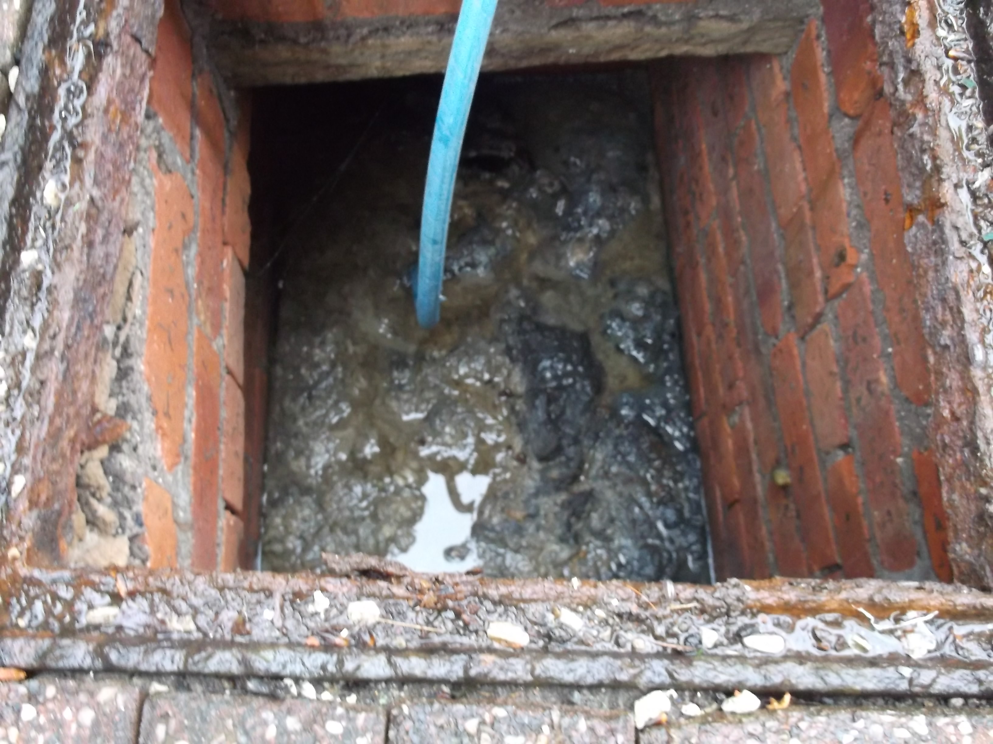 Unblocking-sewer-Sewer Serve Solutions Manchester